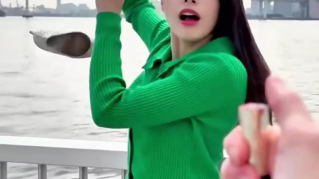 What a funny video.😁😄😄