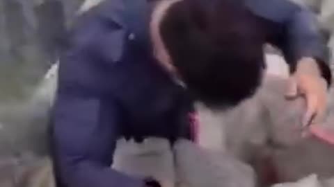 "Sitting on a chair at the mountain edge, what happened next will shock you!"