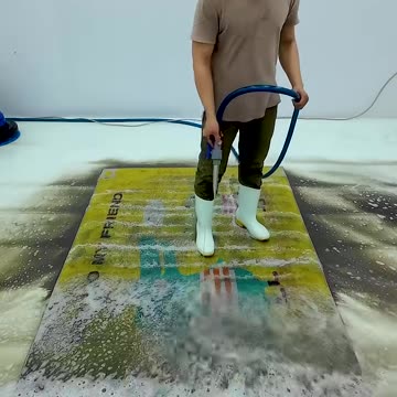 One Minute Miracle: Witness The Amazing Transformation Of This Dirty Carpet! #carpetcleaning #shorts