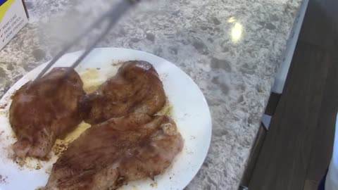 Boneless breast of chicken w/mushrooms and spices