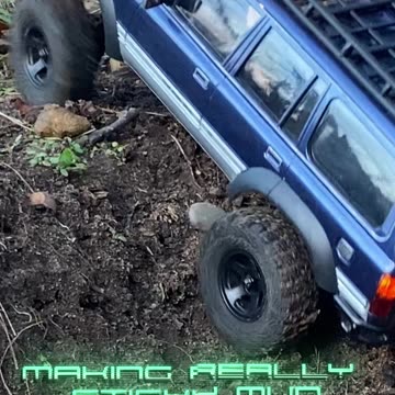 4X4 TOYOTA UP STEEP MUD INCLINE