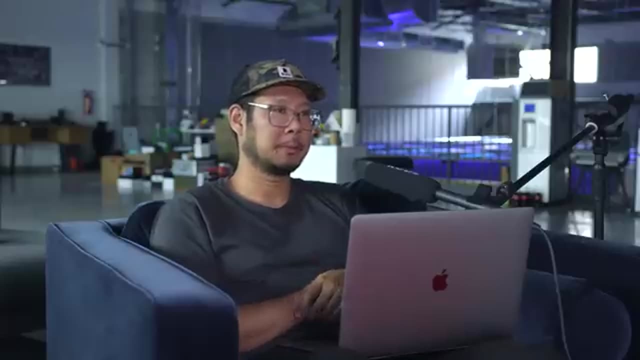 Must Watch: Unboxing The "New" Samsung Galaxy Fold