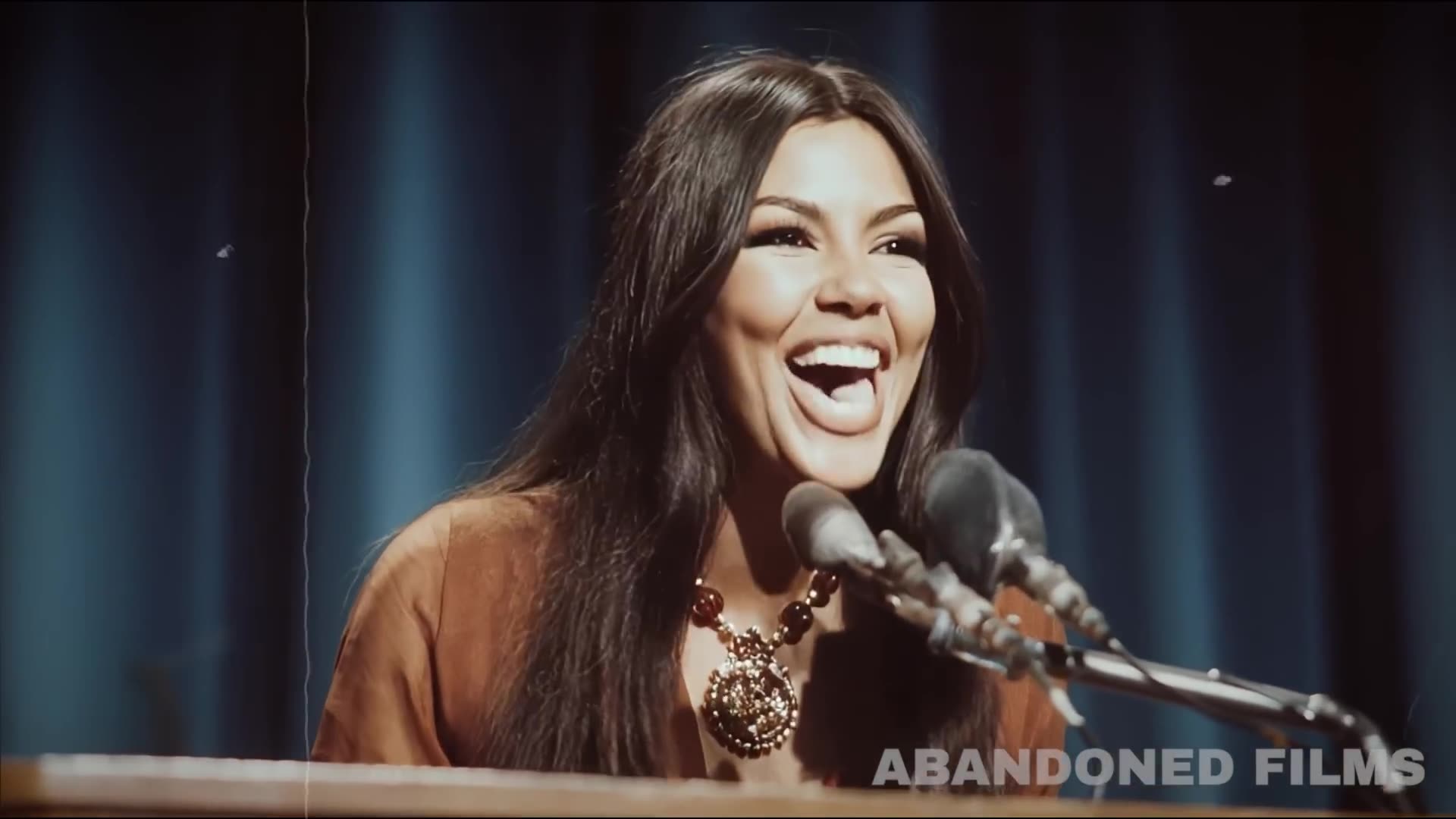 The Dumbest Woman in the World (Ad)