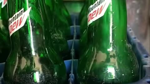 Bottling ASMR: How Pakistanis Craft Their Own Desi Mountain Dew Copy! 🧪Soft Drink fizz 🇵🇰