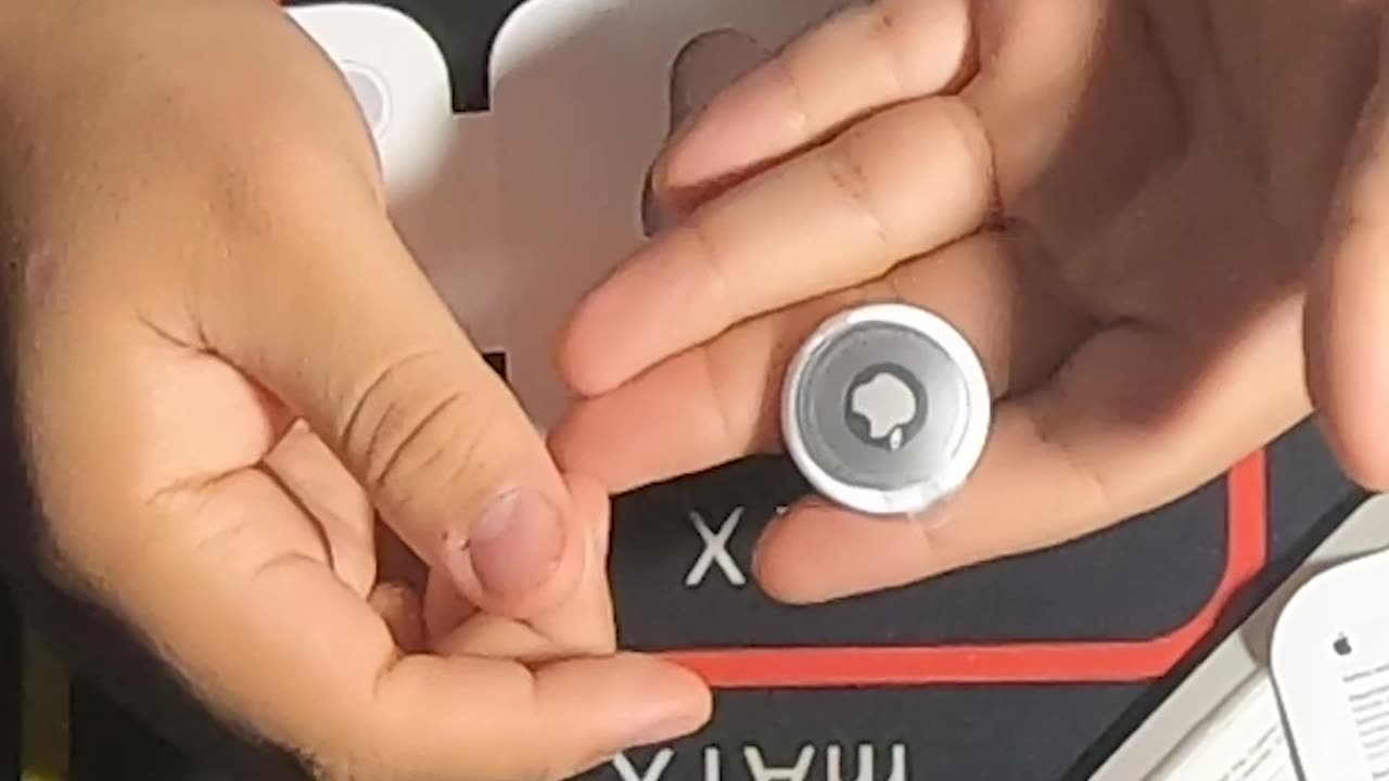 (2023) Apple AirTag Unboxing & Demo