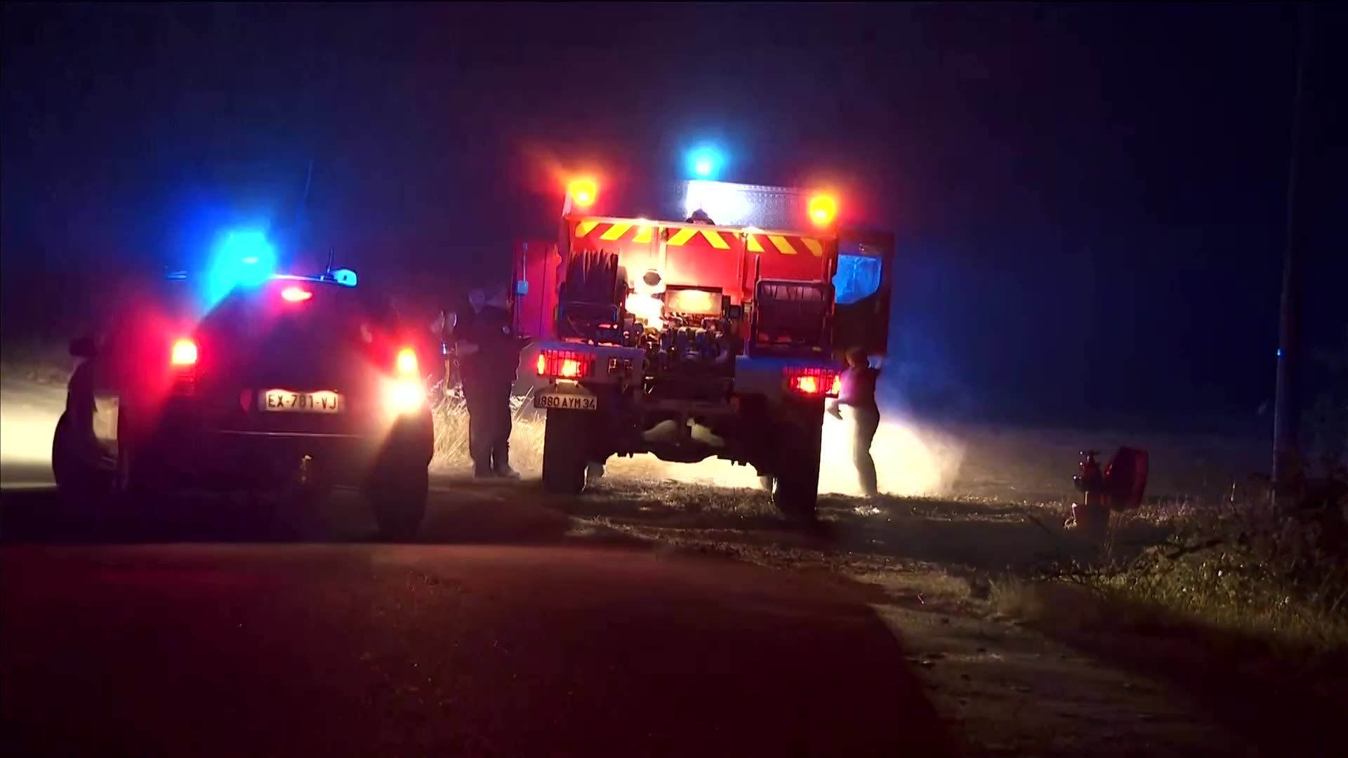 Firefighters grapple with Frances largest wildfire in decades