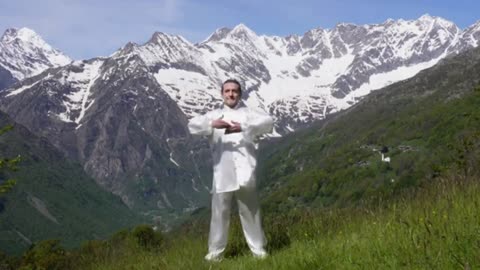 20 MIN TAI CHI WARM-UP CAN HELP YOUR HEART and LUNGS - Warm-Up and QI GONG Exercises