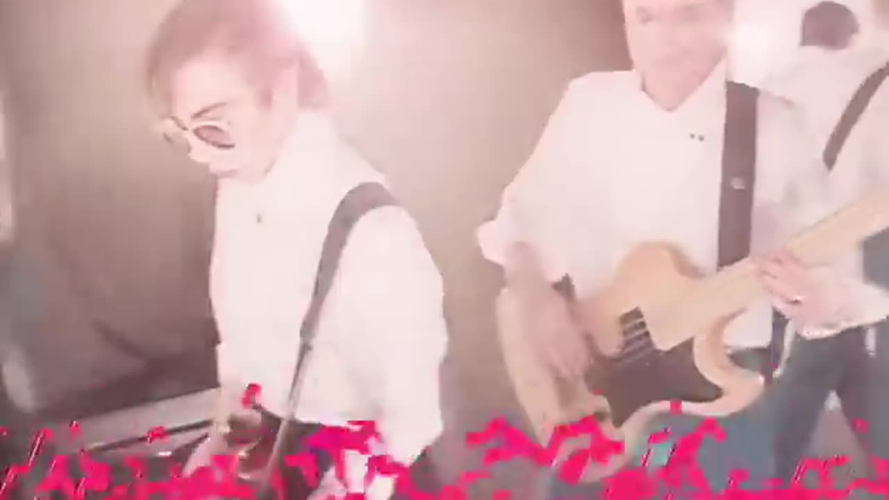 A Flock Of Seagulls - I Ran (So Far Away) (Video) (480p)