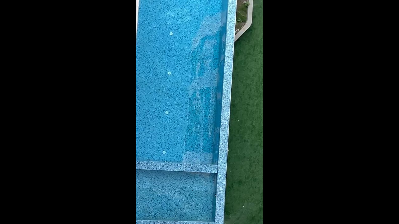 Guess what is happening ? #earthquake ??