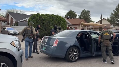 FEDERAL OFFICERS ARREST👮‍♂️🚔🧟‍♂️🚙🚨👮🏻‍♀️📸ILLEGAL ALIEN IN CHILD-SEX CRIMES IN TEXAS🏘️👮‍♂️🧟‍♂️🚨👮💫 