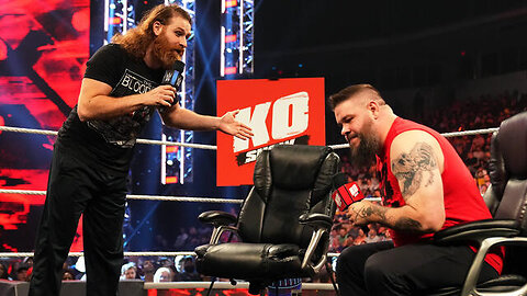 Owens and Zayn debate who’s a liar and who’s a moron: SmackDown, May 27, 2022 @wwefree