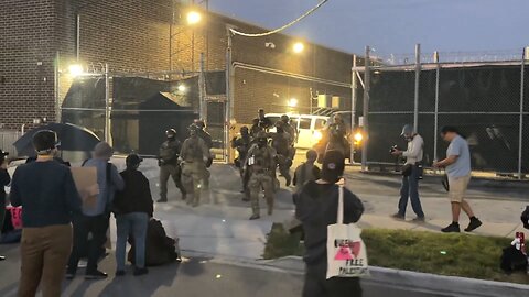 Protesters outside an immigration facility in Broadview, Illinois Sept 19