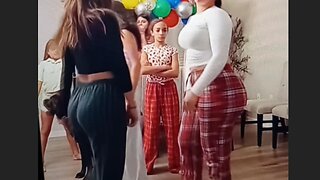 Mom shows tick tock bop skills