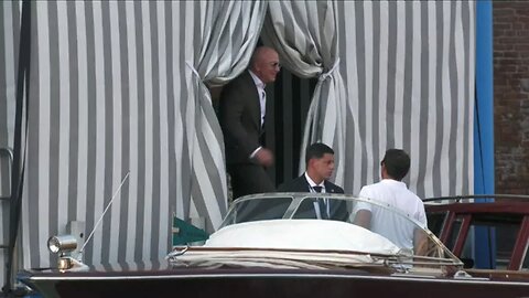 Orlando Bloom, Kardashians leave for Jeff Bezos's pre-wedding party