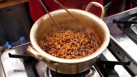 Ultimate Korean Ramyeon Street Food – Egg Noodles Cooked to Perfection
