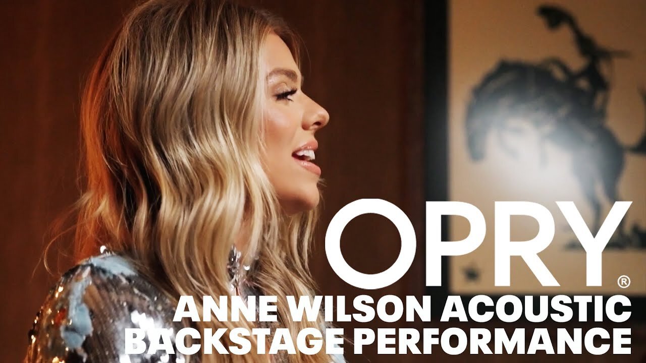 Anne Wilson Acoustic Performance of "Hold Your Horses" | Opry Backstage