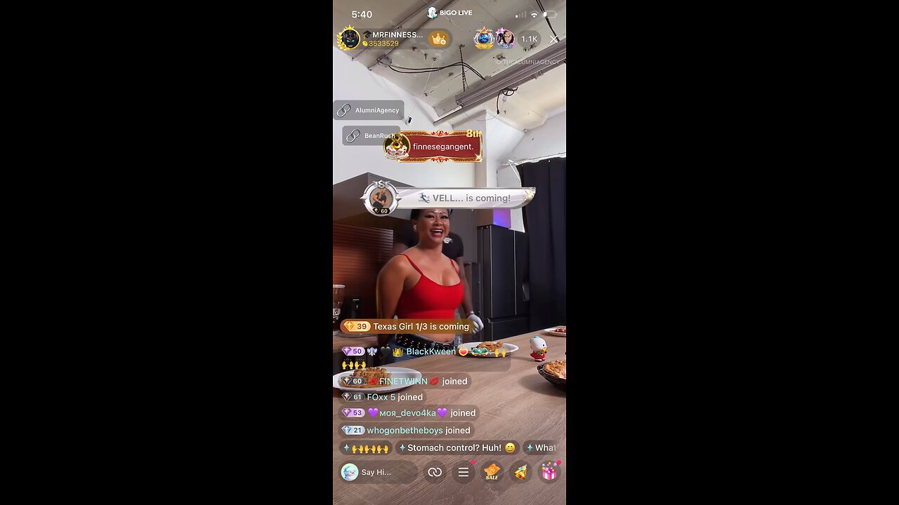 Finessing pie eating contest / he such a troll 👀