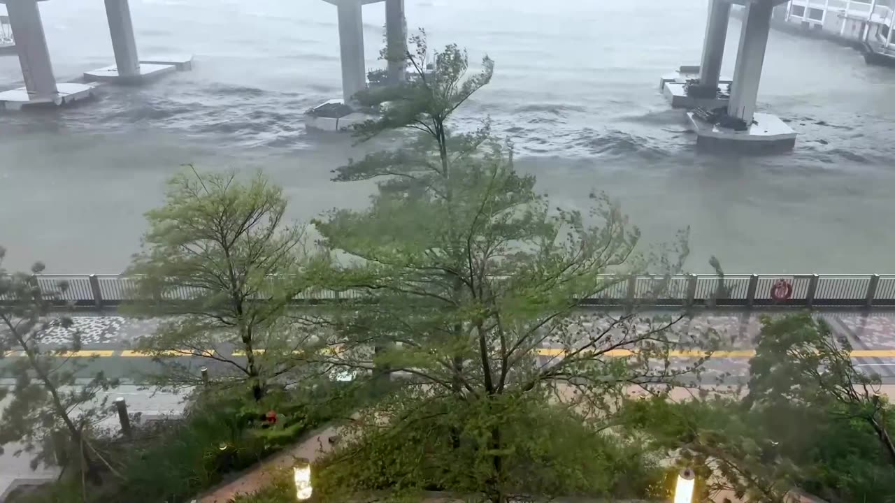 'Expect more super typhoons' due to global warming - expert