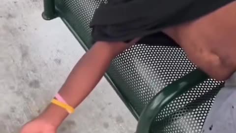 New Orleans resident calls police on escaped inmate after he falls asleep on a bus bench