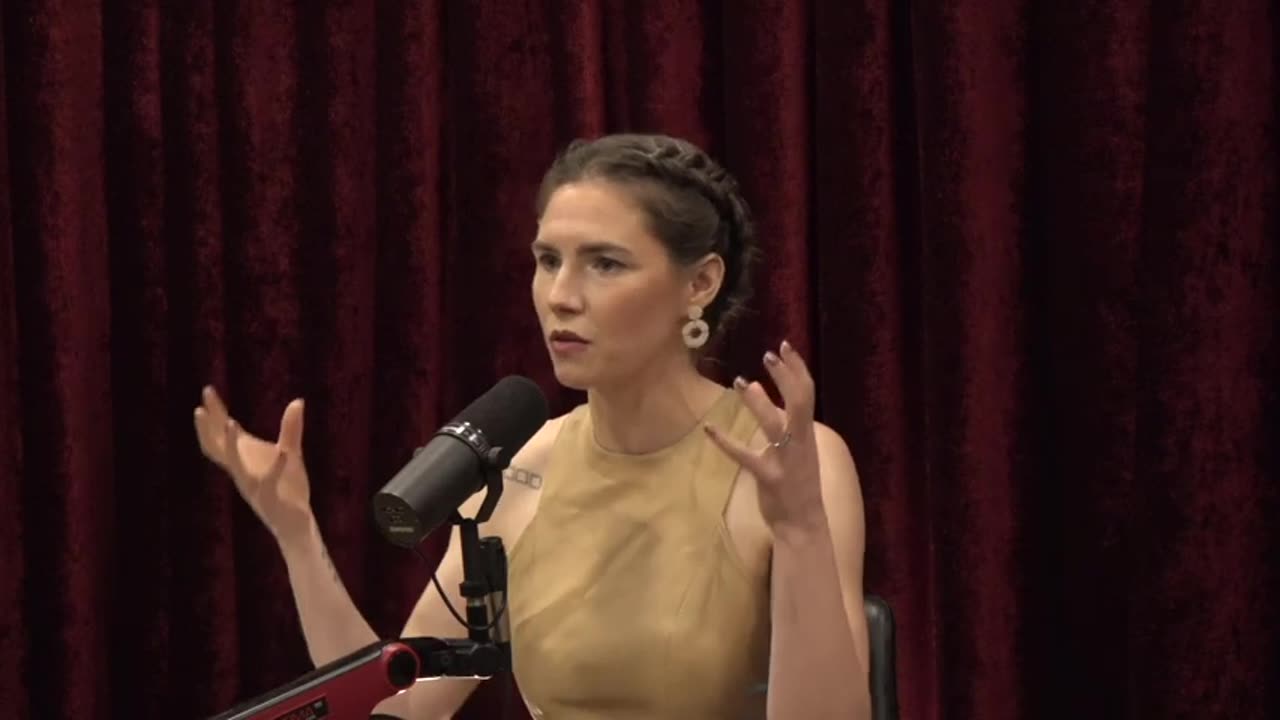 The Joe Rogan Experience | Amanda Knox (2324)