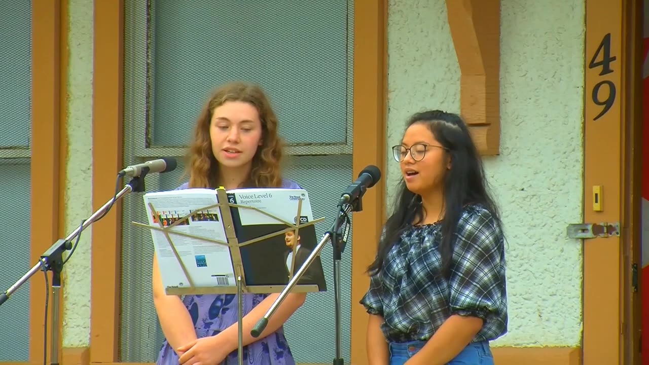 Robyn & Ziah, Homeward Bound