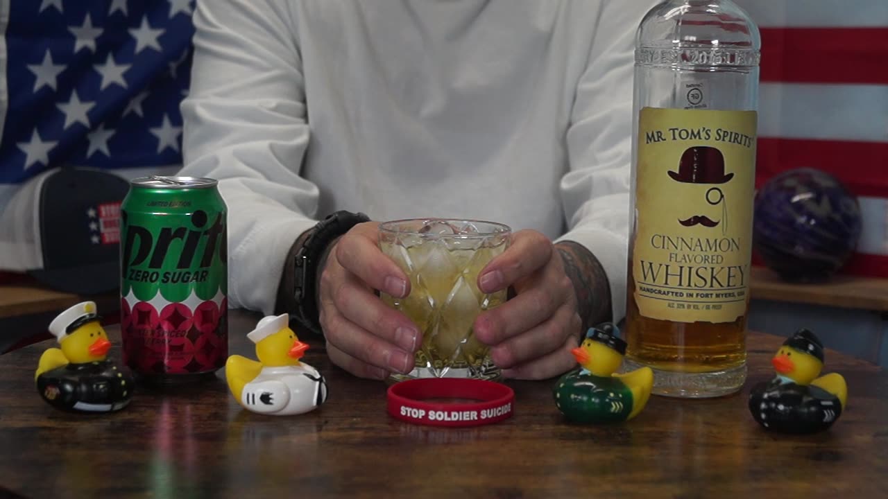 William Kipp - Mr Toms Cinnamon Whiskey & Sprite Zero Sugar Winter Spiced Cranberry Soda