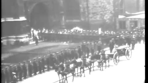 [PATHE NEWSREEL EXCERPTS] - [PATHE NEWSREEL EXCERPTS] - cbs-cbswwi-200