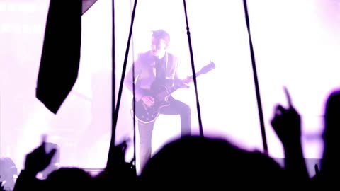 Dancing Shoes - Arctic Monkeys (live)