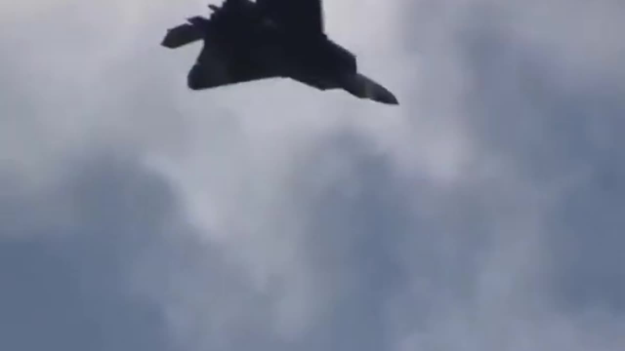 Crazy #FighteJet Maneuver #Aviation #Pilot #Flying #AeroArduino