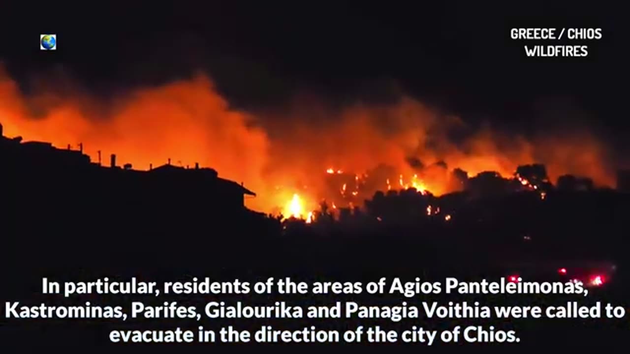 Des incendies de forêt massifs font rage sur une île grecque