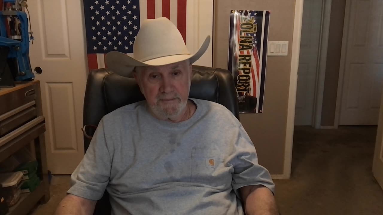 Tucker Carson Shocked By Dr's Claim Of COVID-19 Vaccine Deaths!