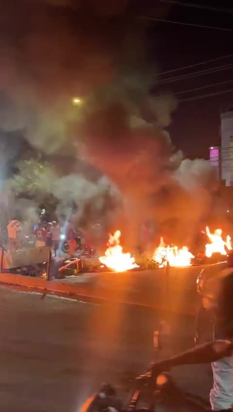 Bloqueo por falta de luz en El Pozón