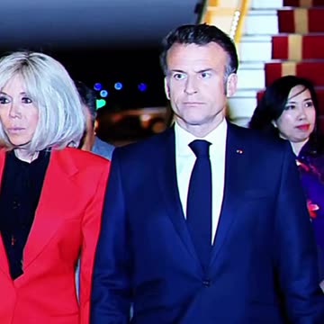 A Highly Detailed Analysis of the Mr & Mr Macron Plane Slap Incident