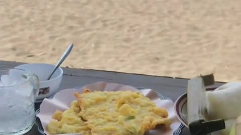 Dining with a View: Beachside Meals You’ll Love"