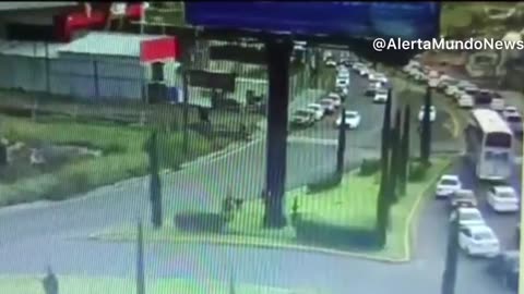 Tren arrolló a un bus en México y dejó 10 muertos y más de 40 heridos