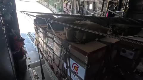 Spain publishes scenes of the drop of aid on the Gaza Strip