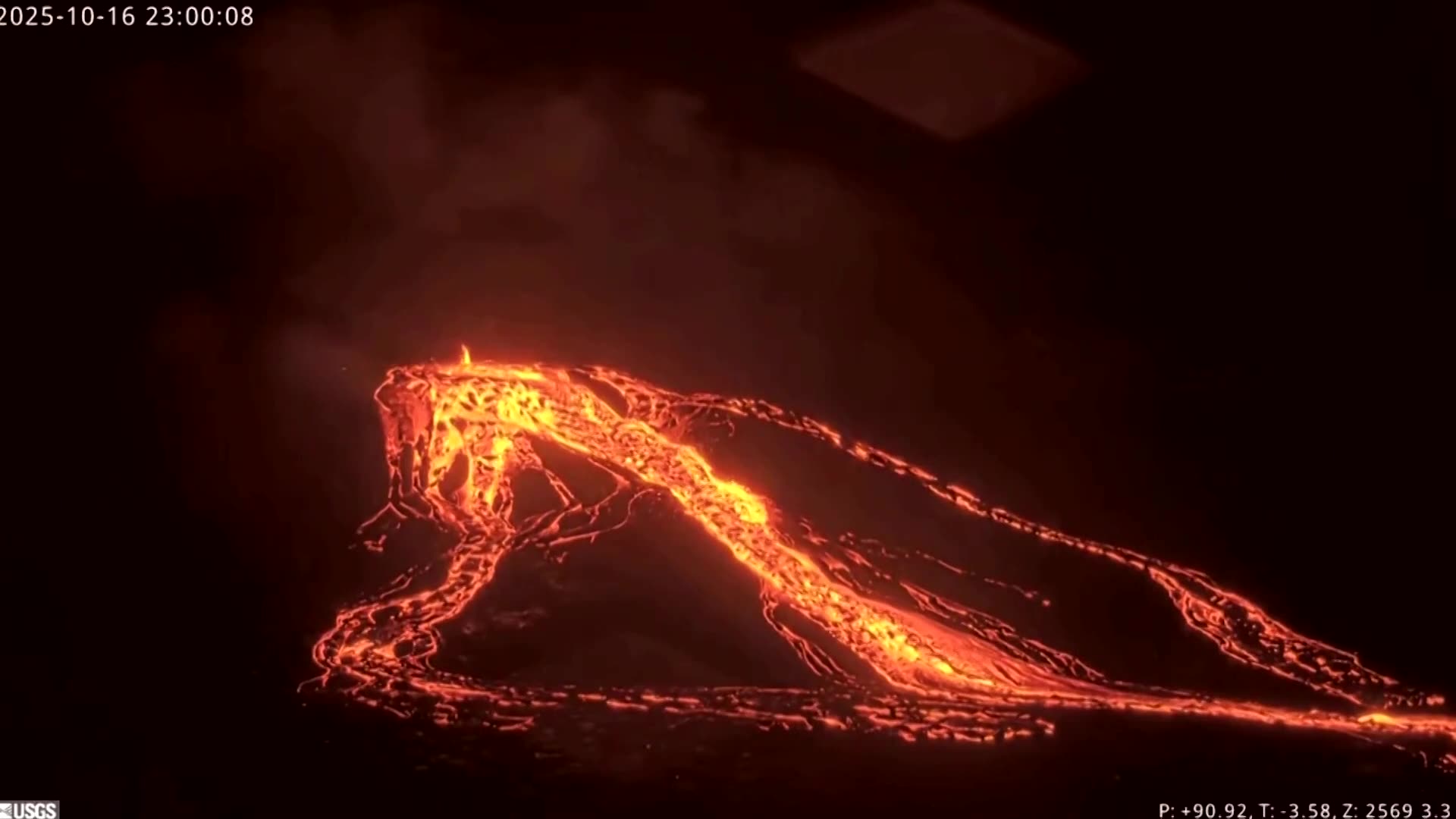 Lava flows as Kilauea volcano erupts again on Hawaiis Big Island