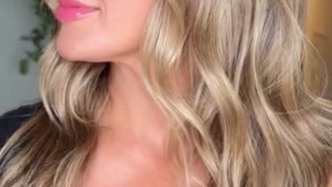 Carrie Underwood Shocks Fans With Her Natural Bronde Hair in New Instagram Reveal