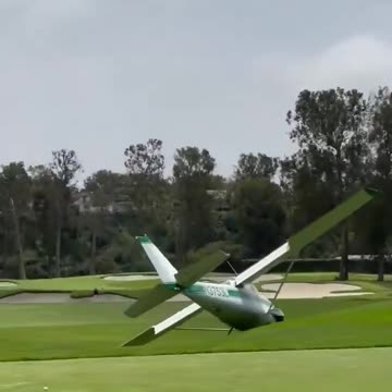 #Plane #crash lands at the Riviera Country Club in the #PacificPalisades #LosAngeles #California