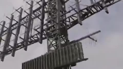 Tiens une théorie du complot en passant...