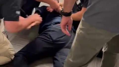 Sen Alex Padilla forcibly removed from DHS Press Conference