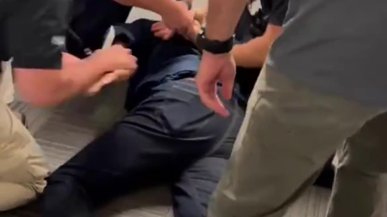 Sen Alex Padilla forcibly removed from DHS Press Conference