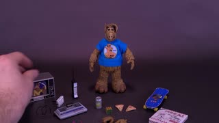 NECA Alf Ultimate Totally 80's Alf Figure Review