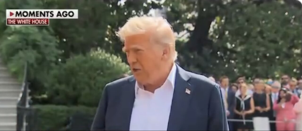 TRUMP❤️🇺🇸🥇🪽🕺DISCUSS IMMIGRATION🤍🇺🇸🏅🪽🎬🎤BEFORE DEPARTURE TO TEXAS💙🇺🇸🏅🪽🏛️🚁⭐️