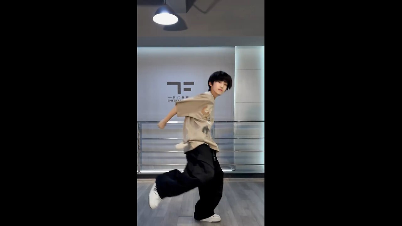 Watch till the end—you’ll see why it’s on repeat 😳
