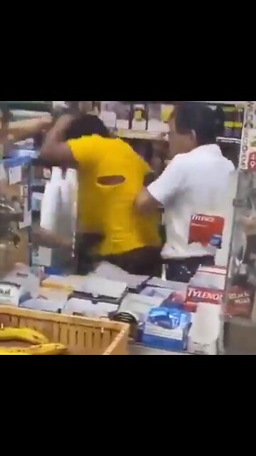 Karen goes behind counter and gets beat over and over. Instant Karma