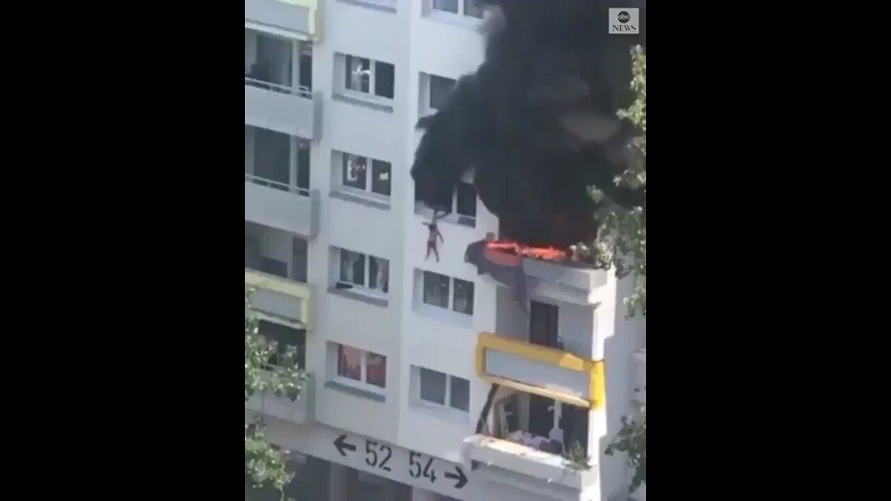 Heroes Catch Two Young Brothers Jumping from Burning 4th-Floor Apartment – Grenoble, France