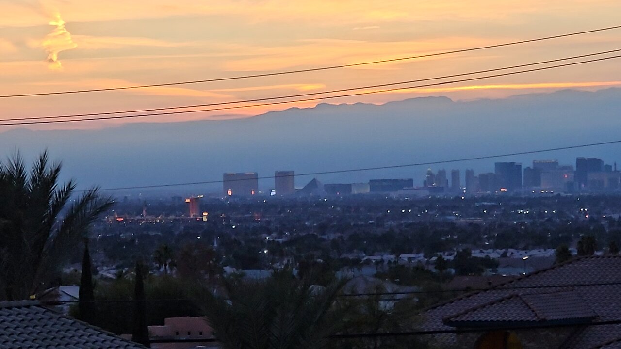 Did you SEE tonight's 🔥 Las Vegas sunset? Check THIS out! 01.02.2026 #follow #lasvegas #gaming #fyp