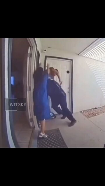 Police officer immediately stabbed after knocking on door, mother unable to stop