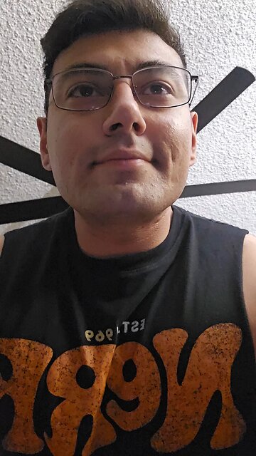 update on Garlic eating her food #chaw #noodles #dinnertime #digestion #slurp